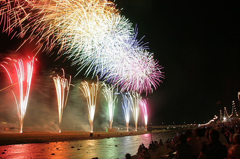 石和温泉花火大会